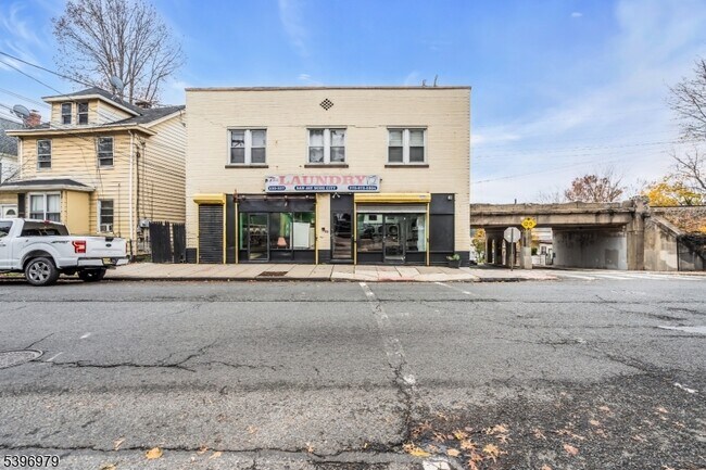 Building Photo - 537 Scotland Rd