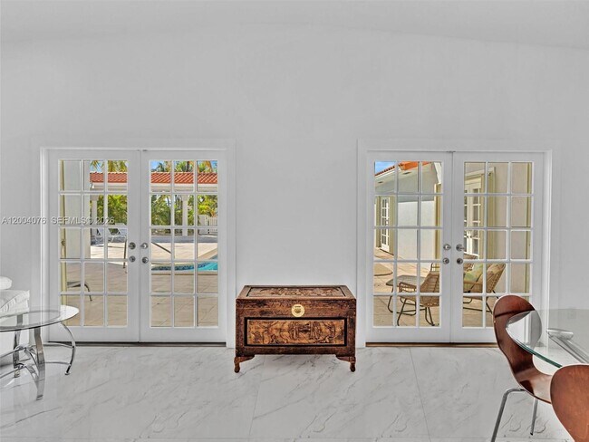 Building Photo - 12904 Banyan Rd