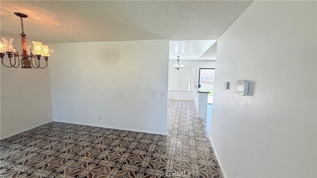 Building Photo - 46 Christamon W