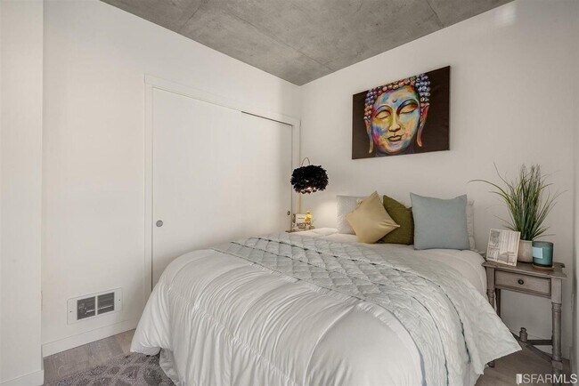 Building Photo - 45 Bartlett St