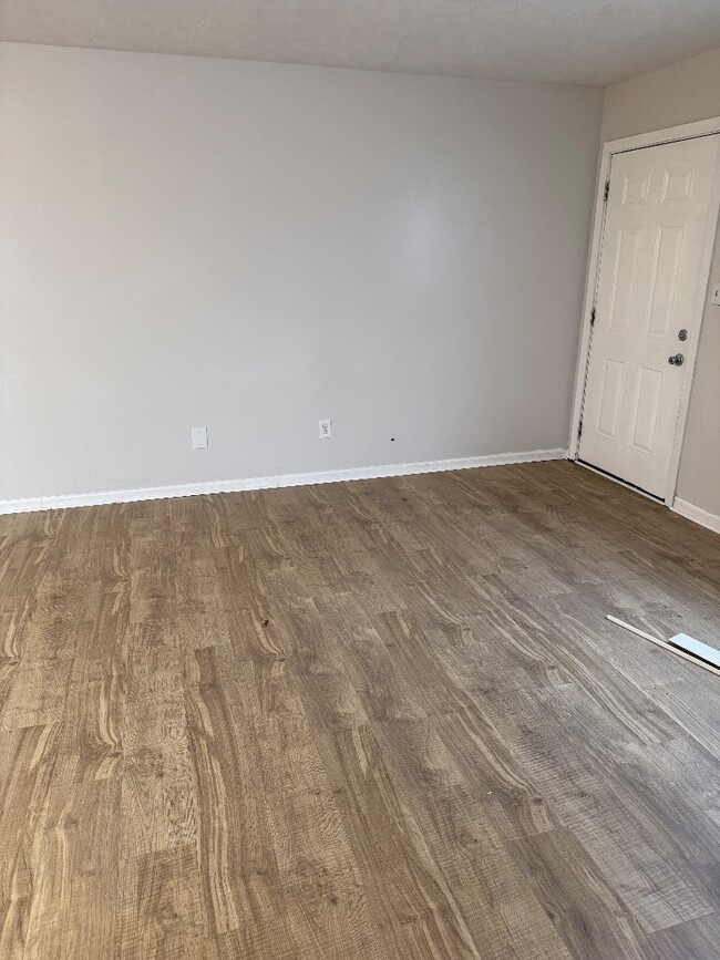 Building Photo - 1016 Jane St