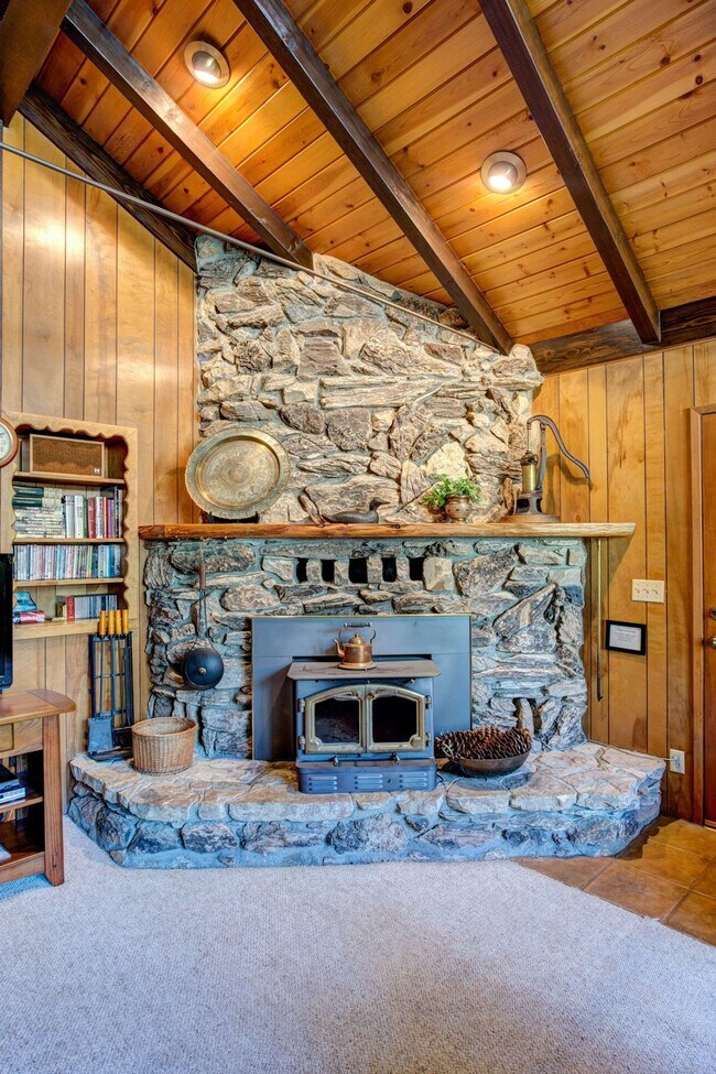 Building Photo - 8067 Chilnualna Falls Rd