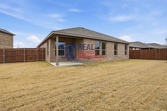 Building Photo - Well-Designed 4 Bedroom Single-Story