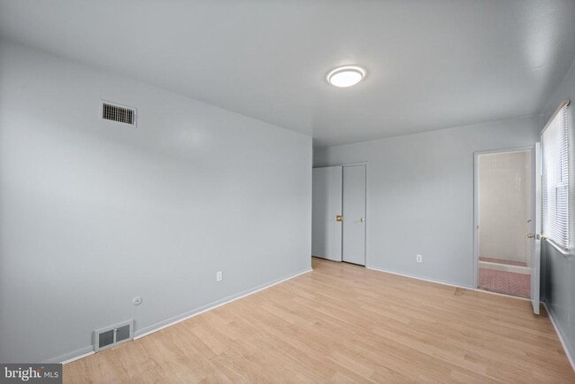 Building Photo - 7727 Langdon St