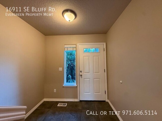 Building Photo - 16911 SE Bluff Rd