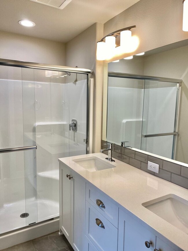 Building Photo - 20465 Aberdeen Dr