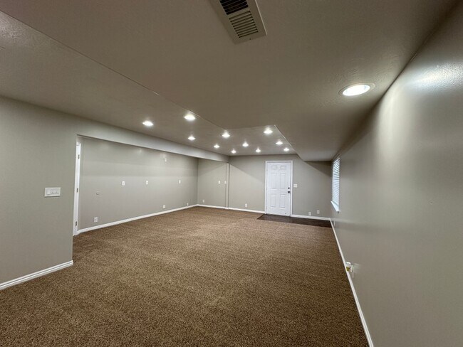 Building Photo - 3231 W 10755 S