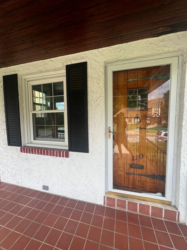 Building Photo - Charming Renovated Mount Penn 3 BR For Immediate Move In
