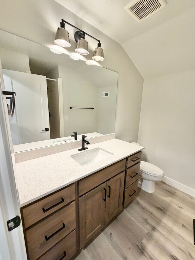 Building Photo - 3134 Blue Heron Dr