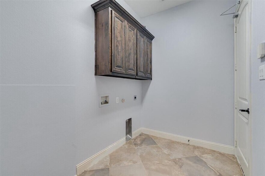 Building Photo - 5517 Ridgepass Ln
