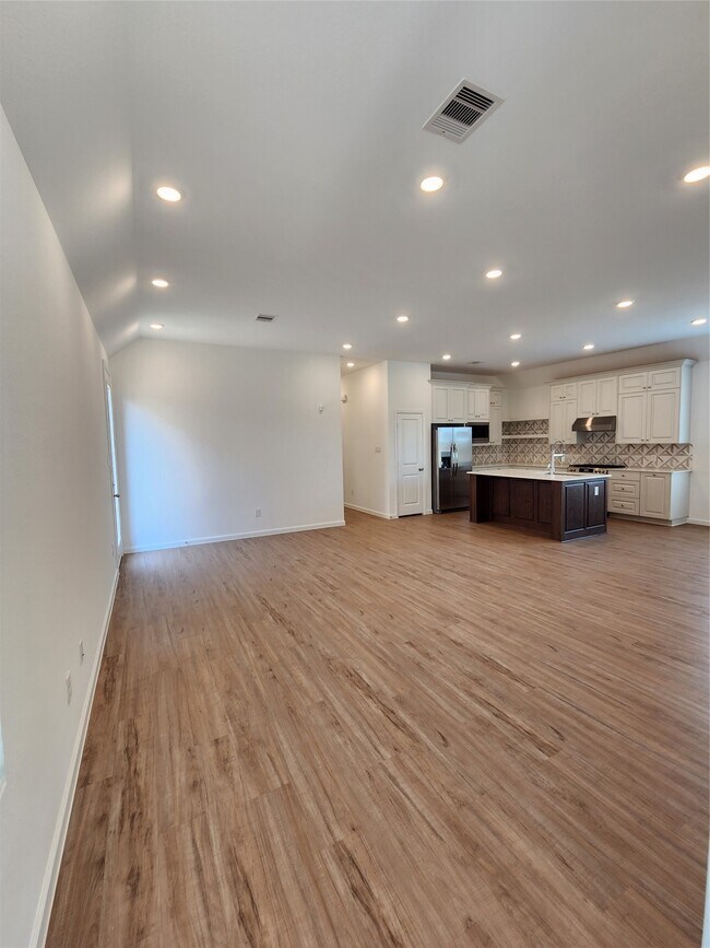 Building Photo - 27122 Berry Bright Dr