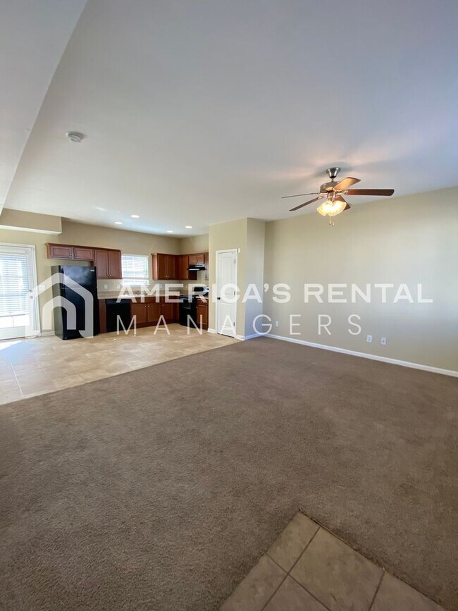 Building Photo - Townhome Available in Calera!! Available to View Now!!!