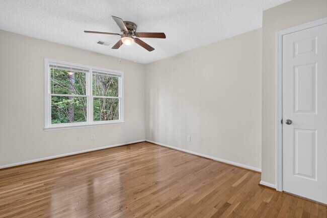 Building Photo - Beautiful home in Spring Valley