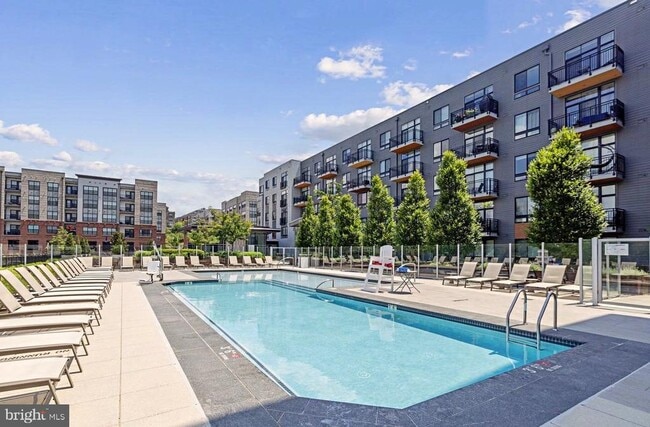 Building Photo - 145 Riverhaven Dr