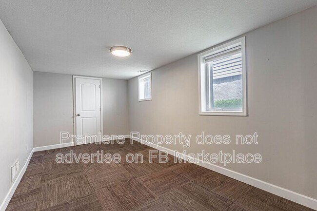Building Photo - 239 S Mill St