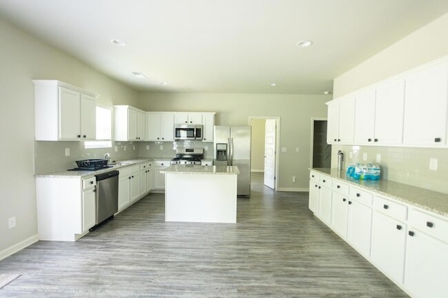 Building Photo - 1115 Dietrich Ln
