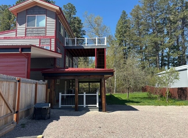 Building Photo - Custom Kalispell Home with Spectacular Views