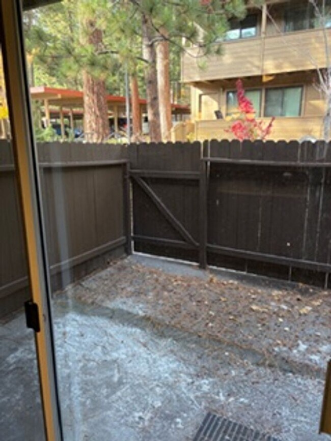 Building Photo - Northwood Estate Charmer