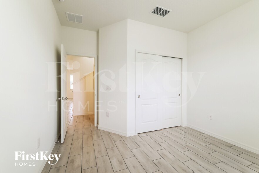 Building Photo - 957 Gotthard Pass Dr.