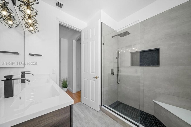 Building Photo - 2707 SW 135th Ave