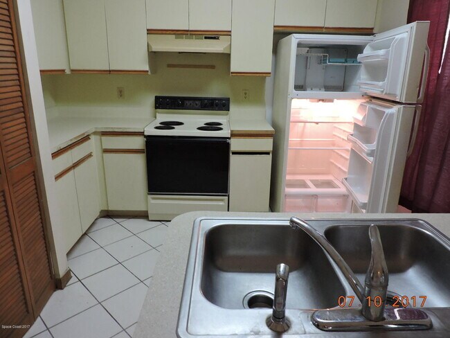 Building Photo - 272 High Rd NW