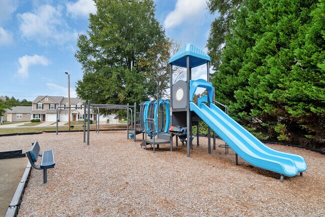 Building Photo - 558 Calen Ln