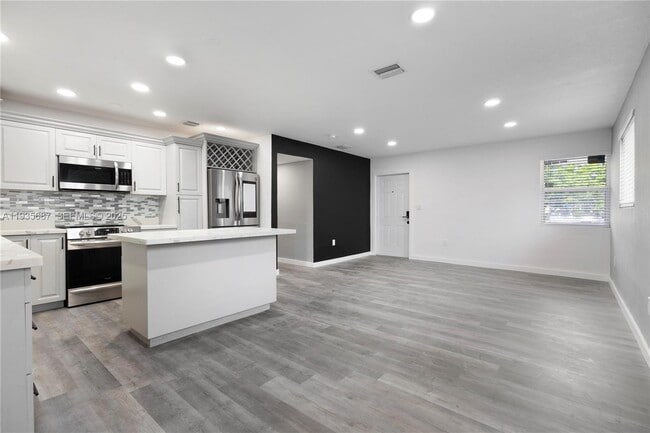 Building Photo - 26 NW 34th Terrace