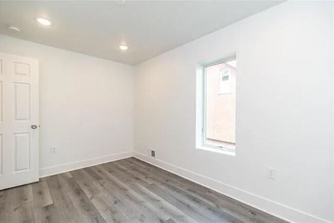 Building Photo - Brand New 4 Bedroom / 3.5 Bathroom Townhom...