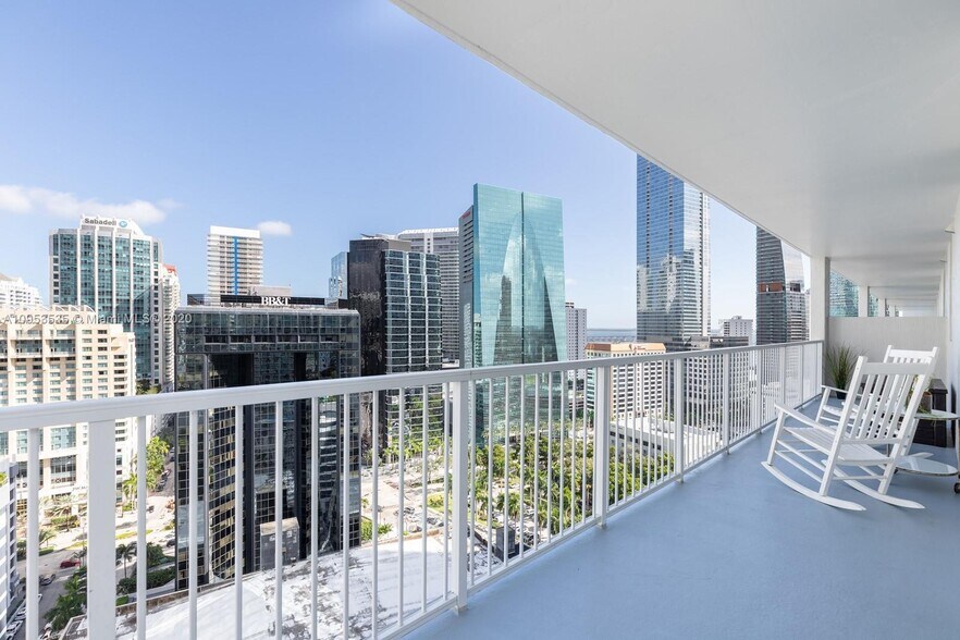 Building Photo - 1250 S Miami Ave
