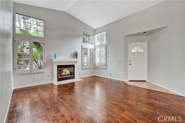 Building Photo - 58 Almador