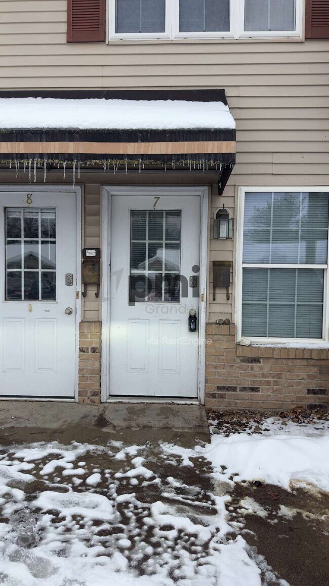 Building Photo - 1306 Arthur Ave