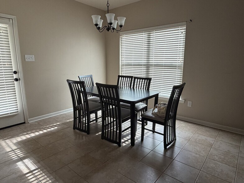 Building Photo - 42481 Baystone Ave