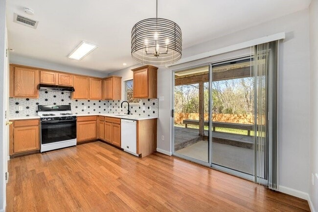 Building Photo - 9416 Bradner Dr