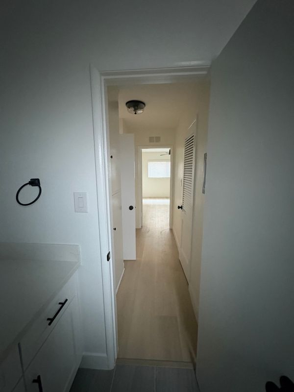 Building Photo - 7254 Hollywood Blvd