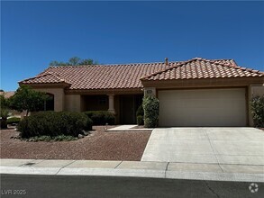 Building Photo - 2521 Highvale Dr