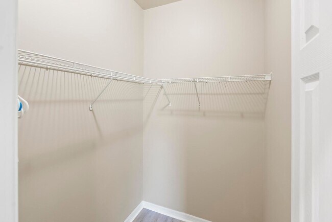 Building Photo - 24 Lakecliff Dr
