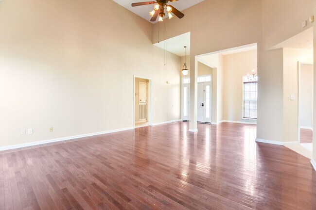 Building Photo - 3886 Stella Dr