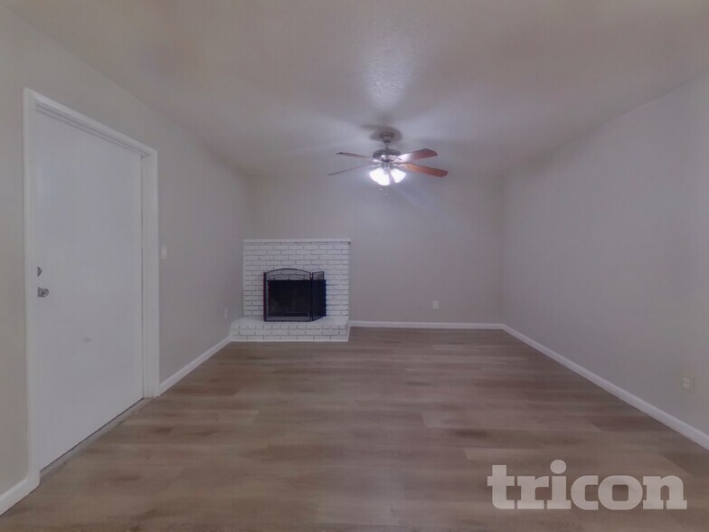 Building Photo - 3105 Rozanna Ct