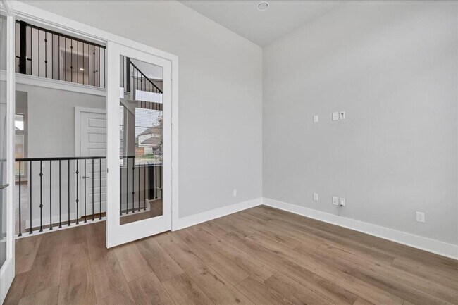 Building Photo - 1400 Mulberry Oak Ln