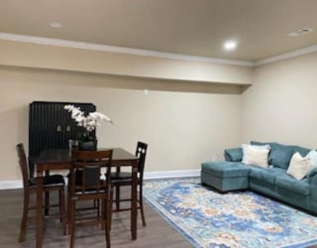 Building Photo - Available NOW  Fully Furnished in Orchard ...