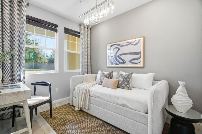 Building Photo - 394 Circuit Wy