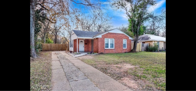 Building Photo - 1214 Schex Dr