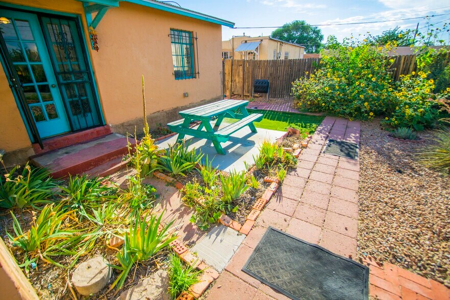 Building Photo - 2423 Rose Avenue NW