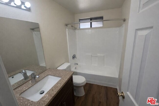 Building Photo - 2531 Manhattan Ave