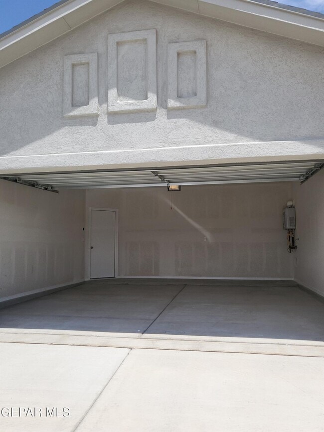 Building Photo - 15137 Ambition Ave