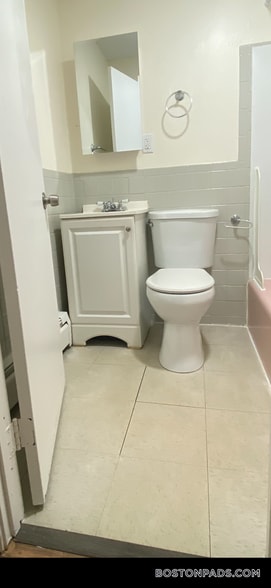 Building Photo - 134 Willard St