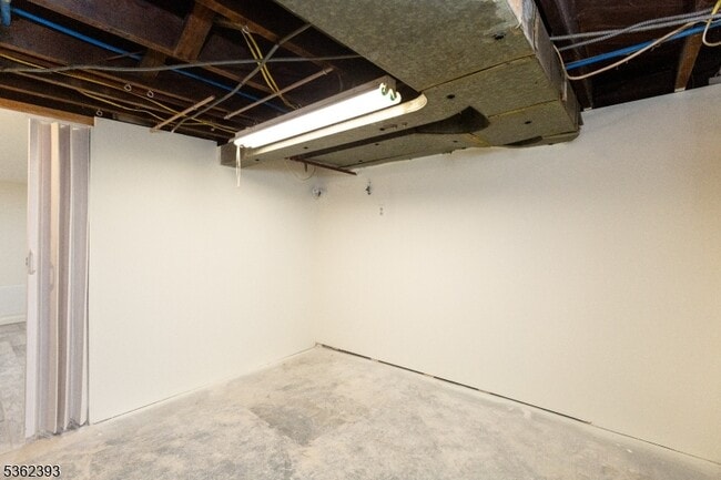 Building Photo - 78 Koyen St