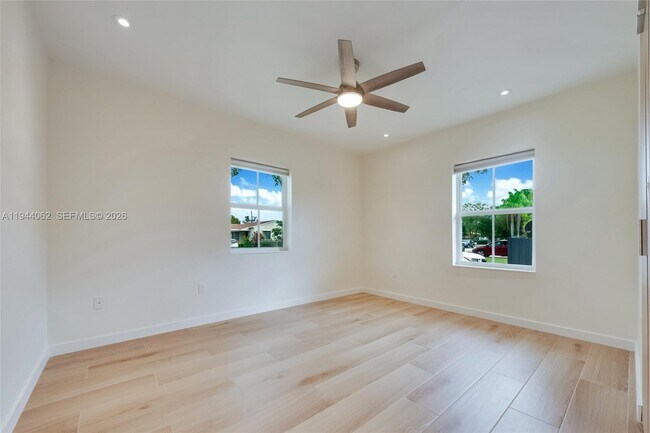 Building Photo - 6356 SW 14th St