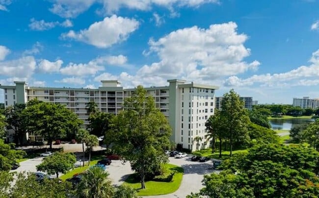 Primary Photo - 3051 N Course Dr