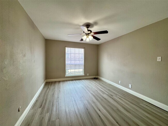 Building Photo - 5981 Arapaho Rd